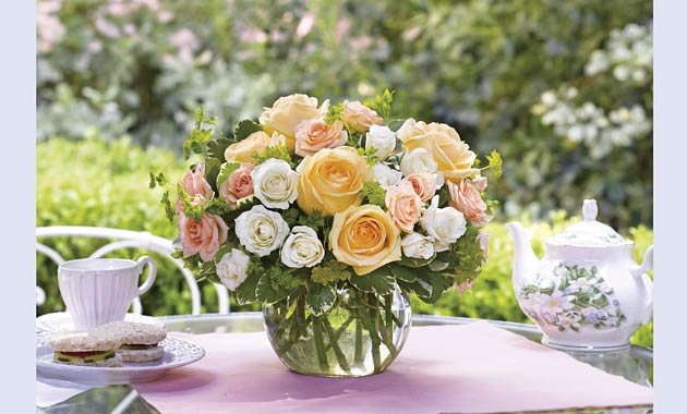 The Best Places To Flowers In Philly And Suburbs Philadelphia Flower Arrangements Plants And Delivery Lunaria Gardens