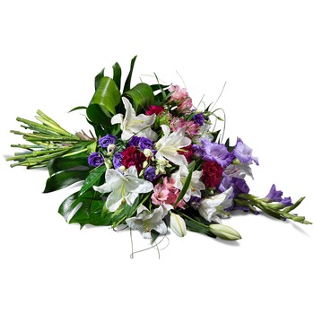 Horizontal bouquet in mauve shades (Vase Not Included)